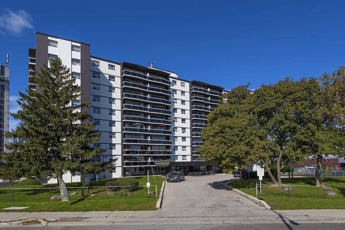 2570 Kingston Road — 1 Bedroom - Photo 14