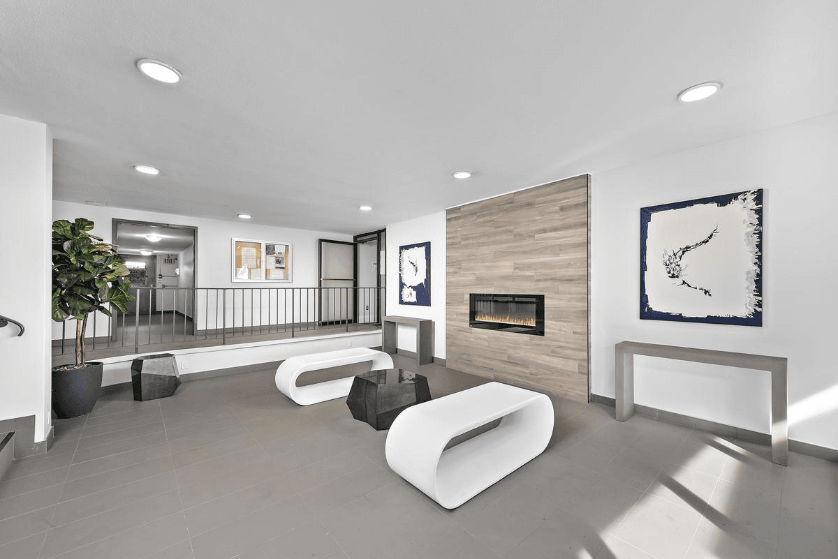 2570 Kingston Road — 1 Bedroom - Photo 21