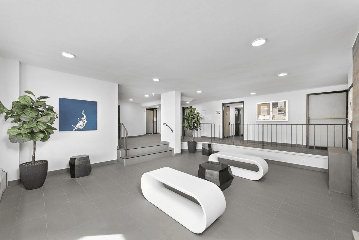 2570 Kingston Road — 1 Bedroom - Photo 24