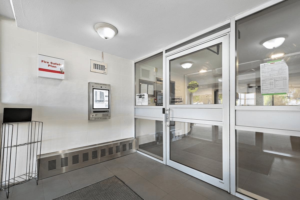 2570 Kingston Road — 1 Bedroom - Photo 26