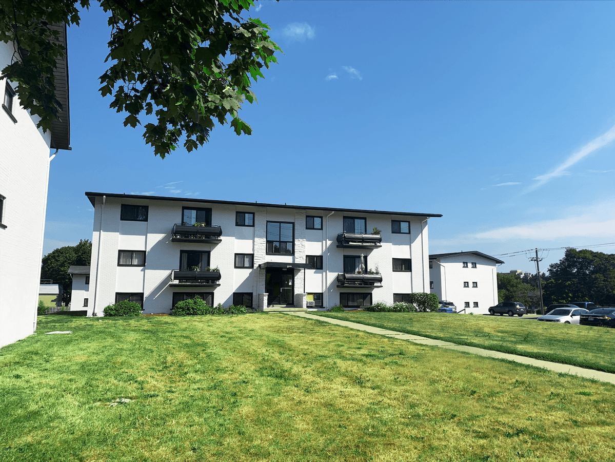 5-19 Amos Avenue & 340-358 Erb Street West — 1 Bedroom - Photo 10