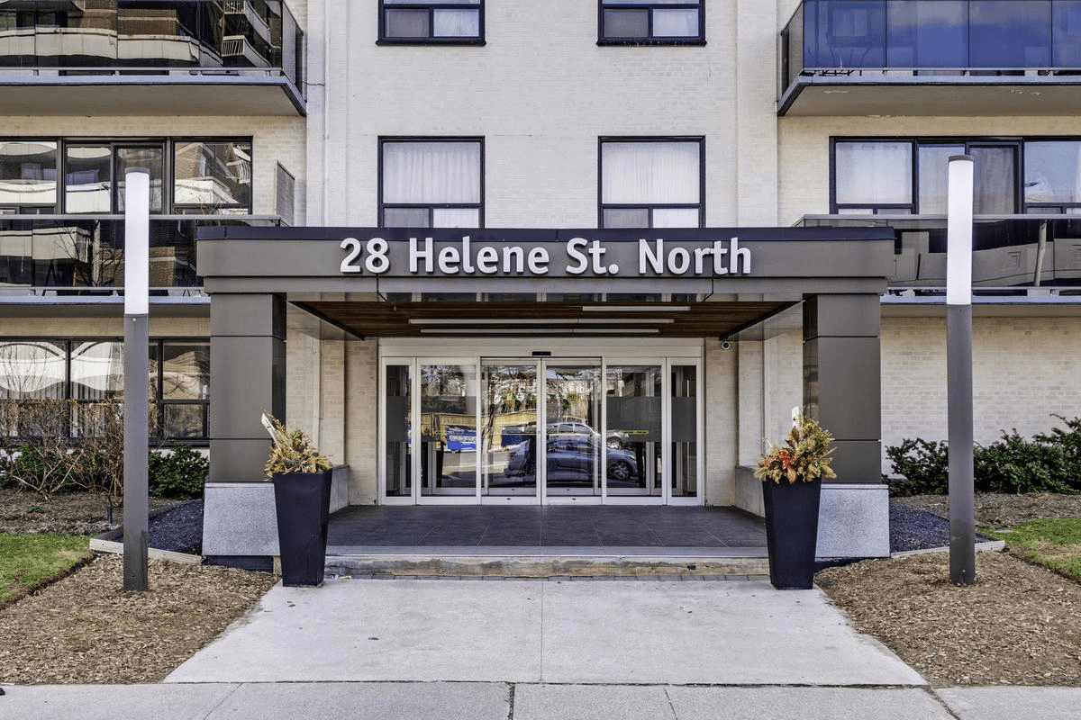 28 Helene Street North — 1 Bedroom - Photo 2