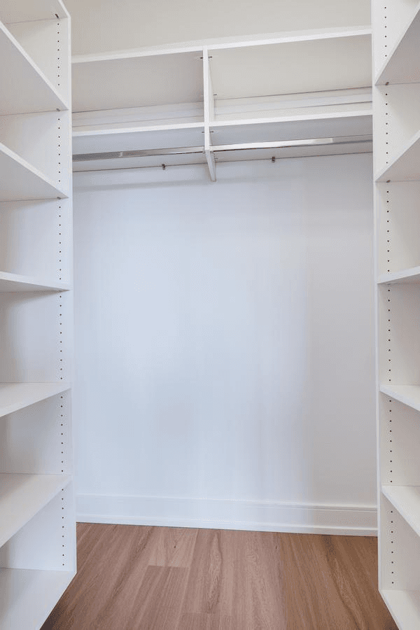 28 Helene Street North — 1 Bedroom - Photo 10