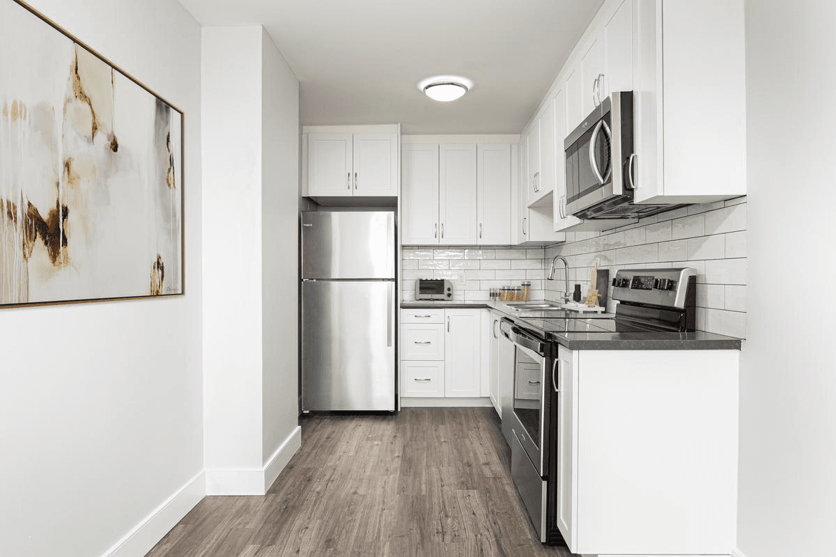 212 Lakeshore Road East — 1 Bedroom - Photo 4