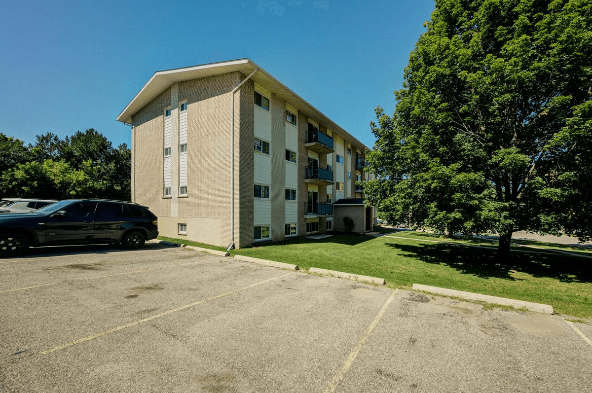 432-462 Leinster Street — 1 Bedroom - Photo 17