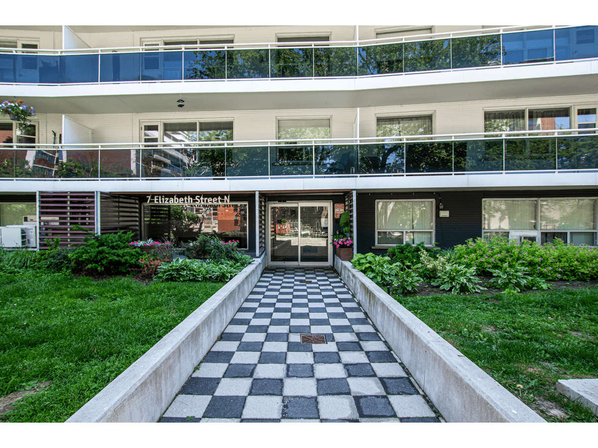 7 Elizabeth Street North — 2 Bedroom