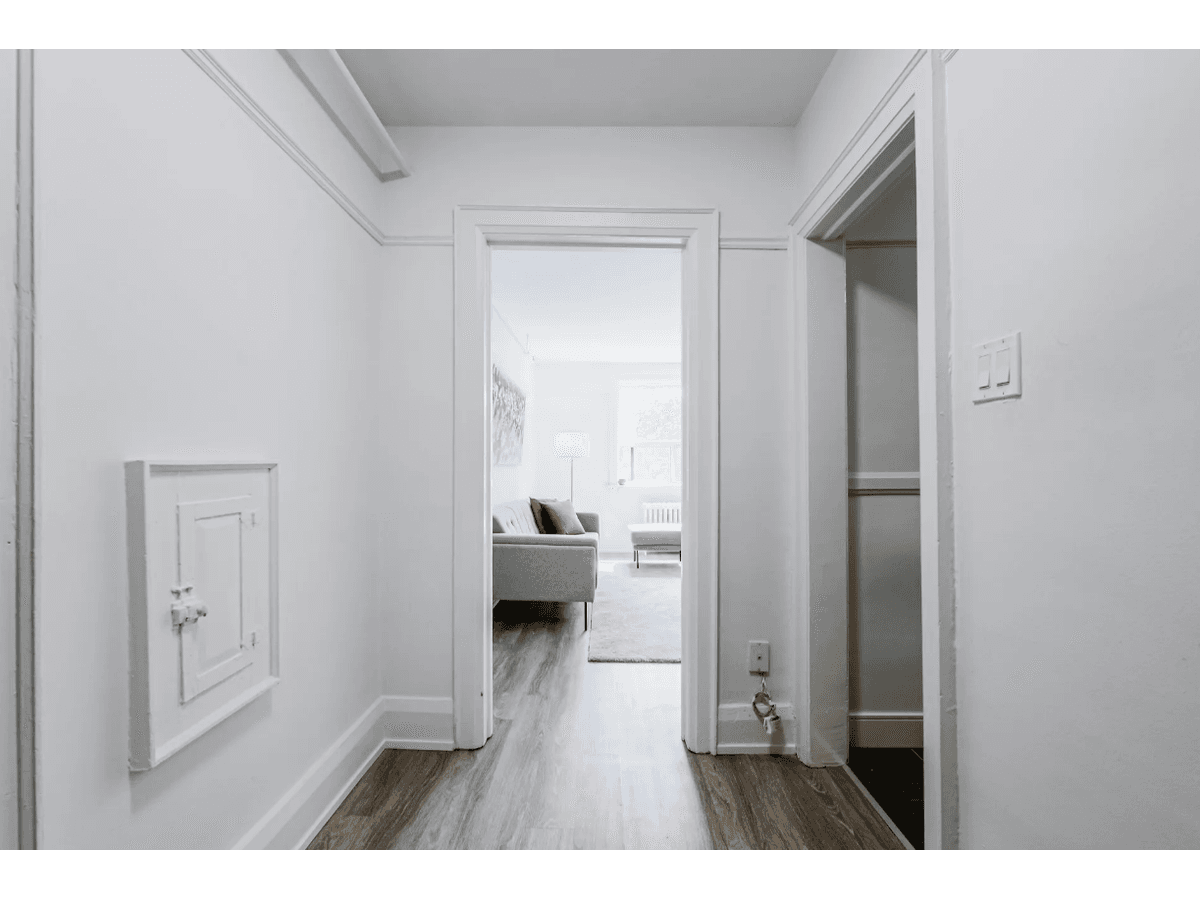 210 Wychwood Avenue — 2 Bedroom - Photo 13