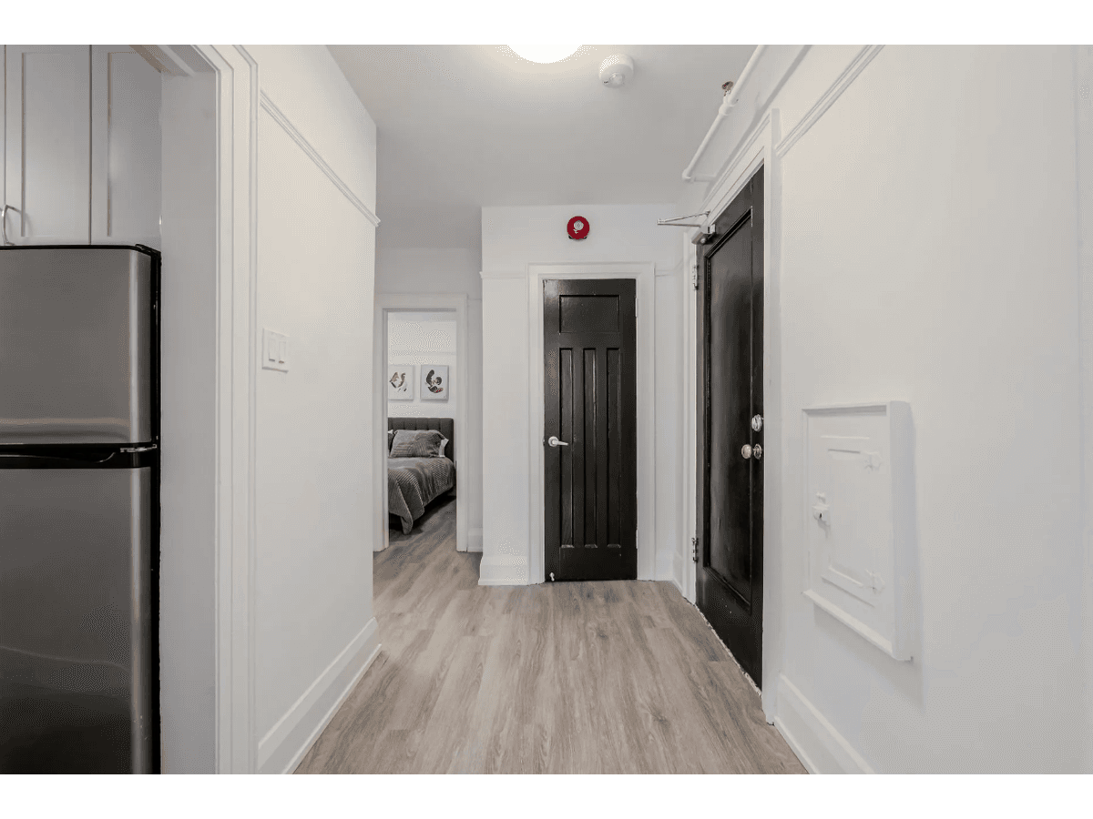 210 Wychwood Avenue — 2 Bedroom - Photo 16