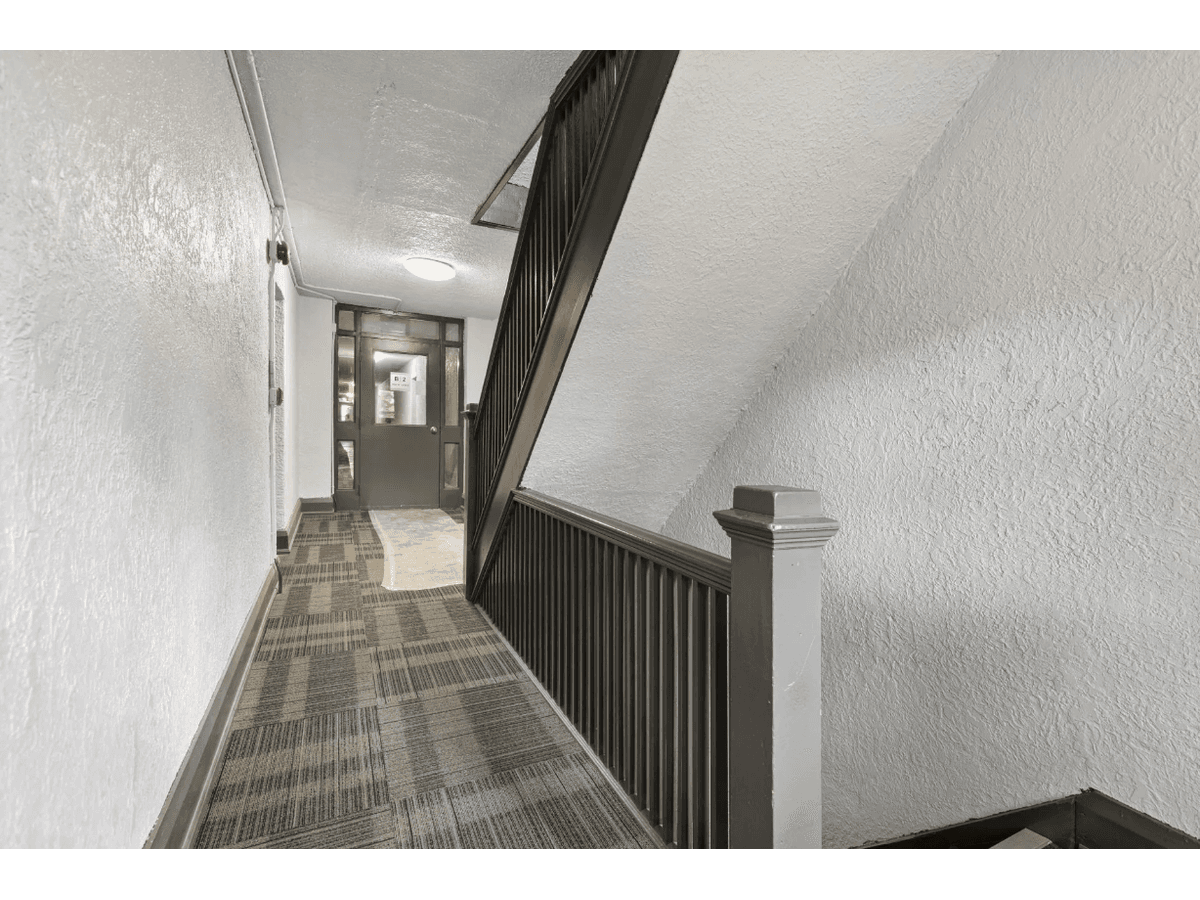 210 Wychwood Avenue — 2 Bedroom - Photo 18