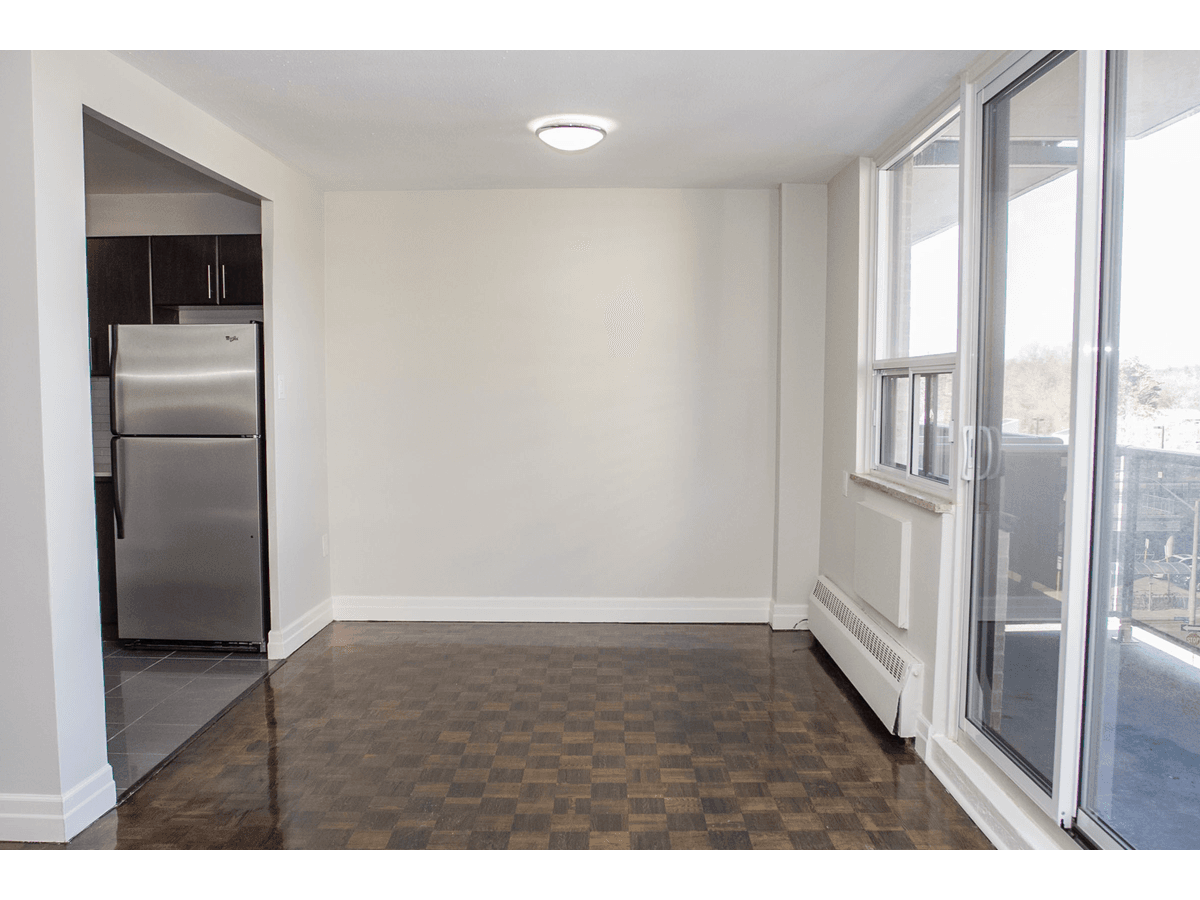 28 Helene Street North — 1 Bedroom - Photo 18