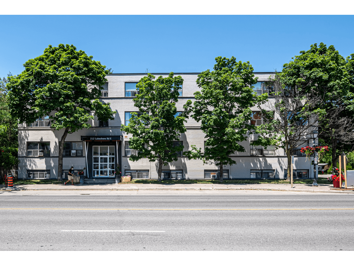 212 Lakeshore Road East — 1 Bedroom - Photo 1