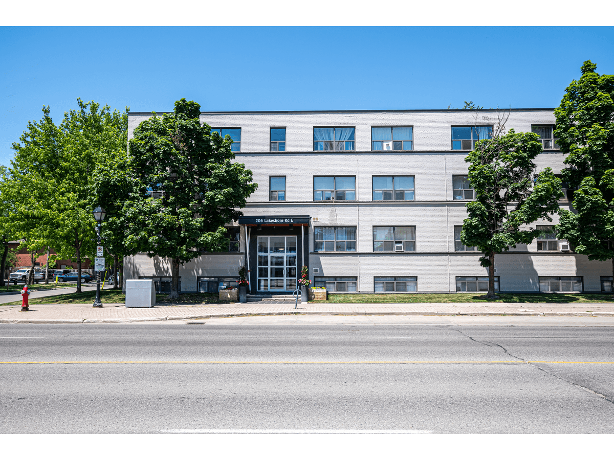 206 Lakeshore Road East - Photo 1