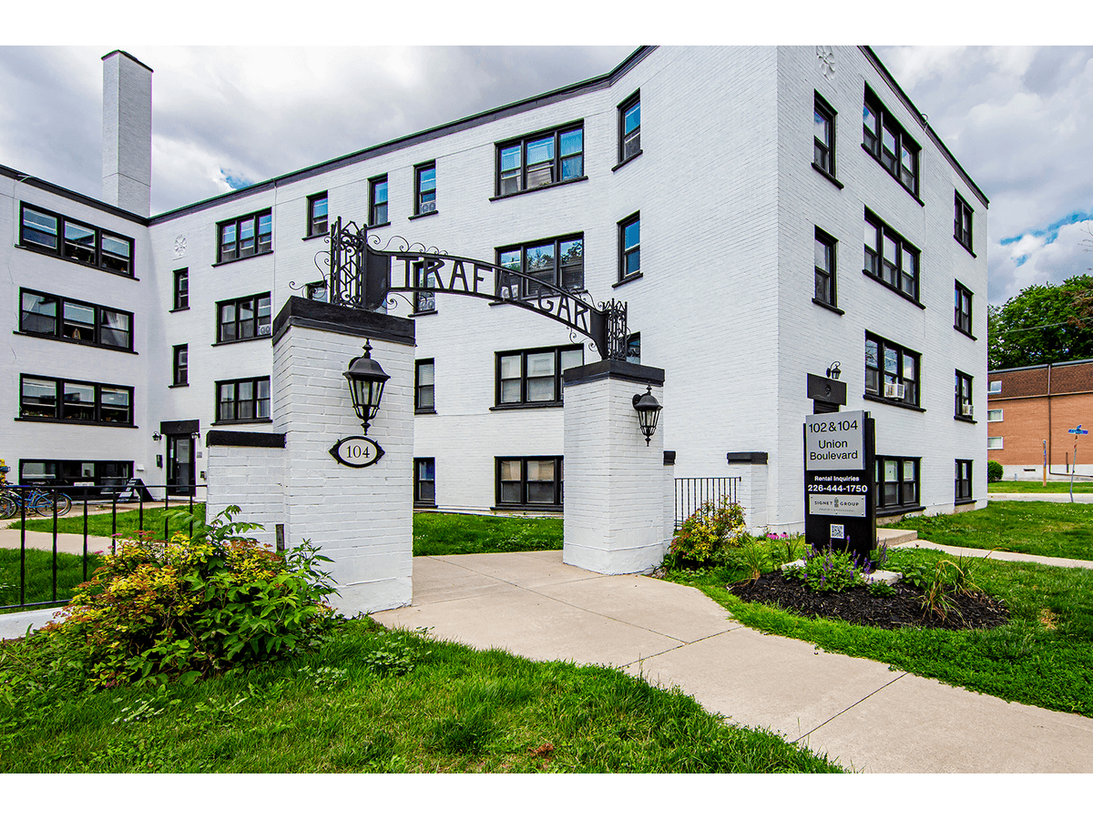 102 & 104 Union Boulevard - Photo 1
