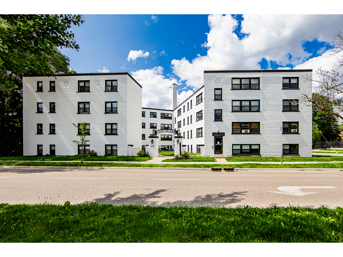102 & 104 Union Boulevard - Photo 8
