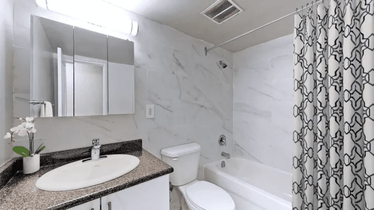 1251 King Street West — Junior 1 Bedroom - Photo 30