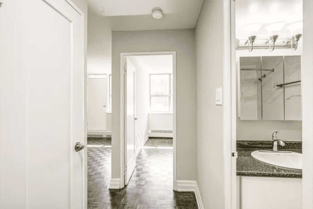 1251 King Street West — Junior 1 Bedroom - Photo 36