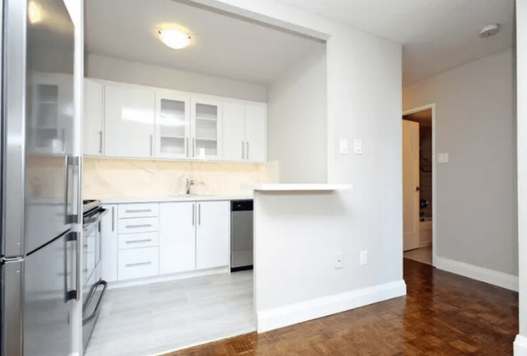1251 King Street West — Junior 1 Bedroom - Photo 37