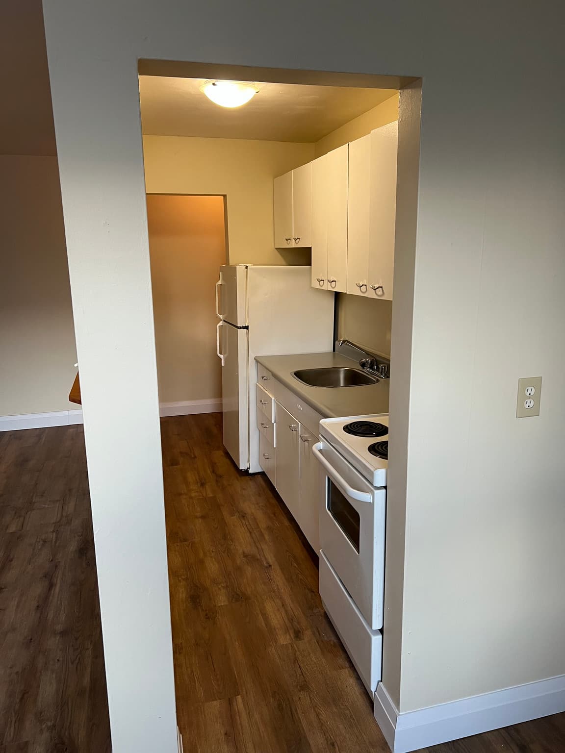 365 Melvin Avenue — 2 Bedroom - Photo 8