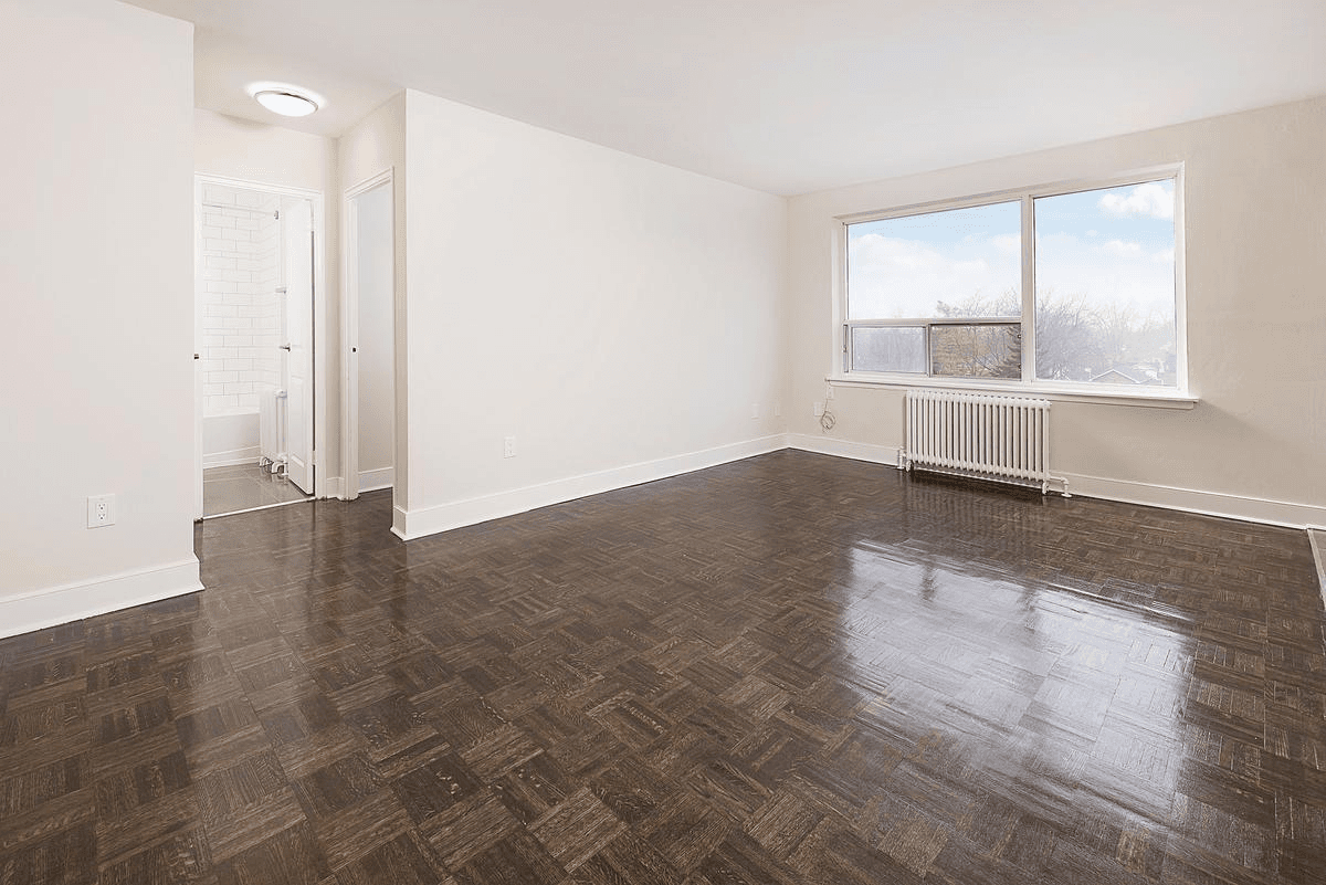 1636 Gerrard Street East - Photo 5
