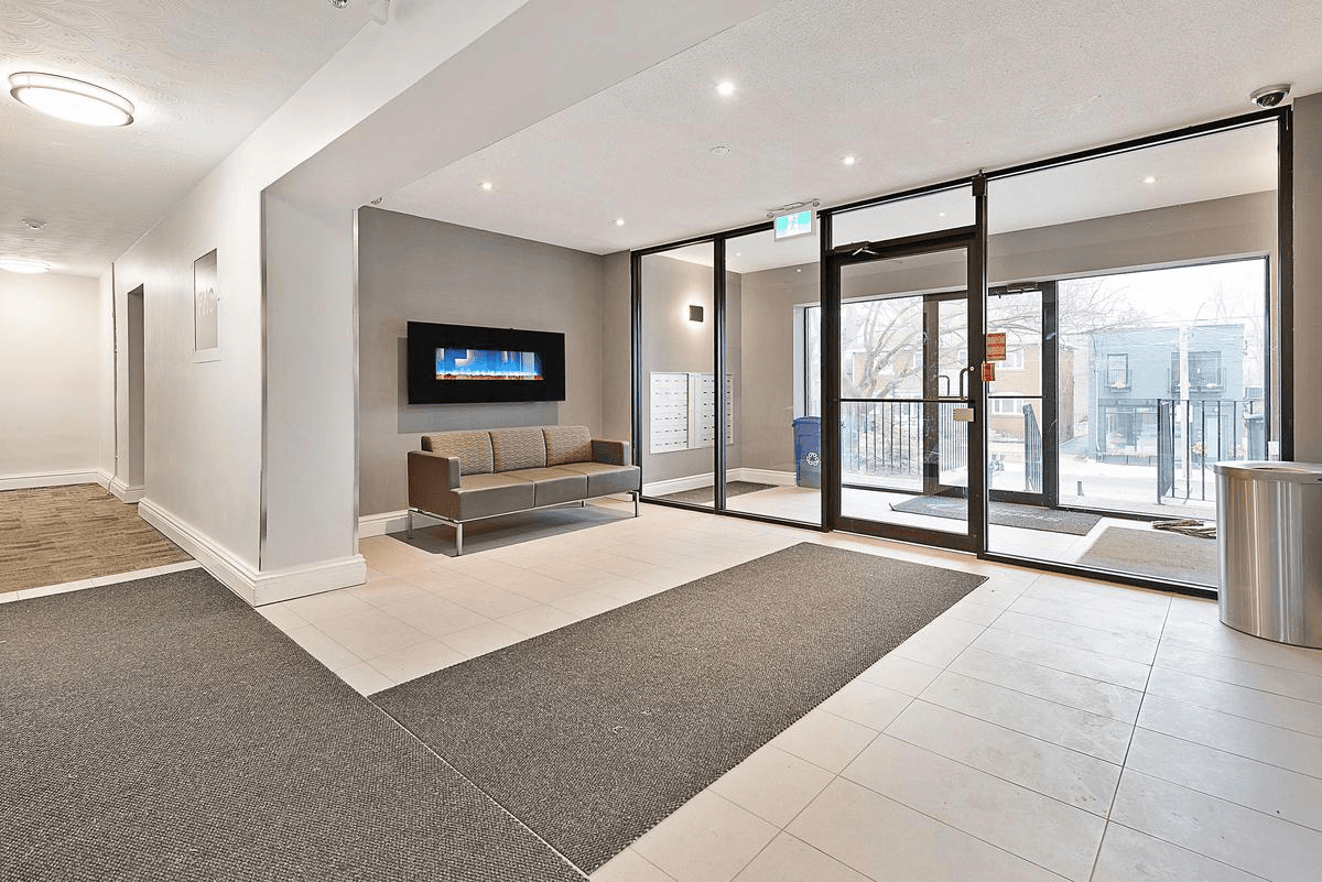1636 Gerrard Street East - Photo 6