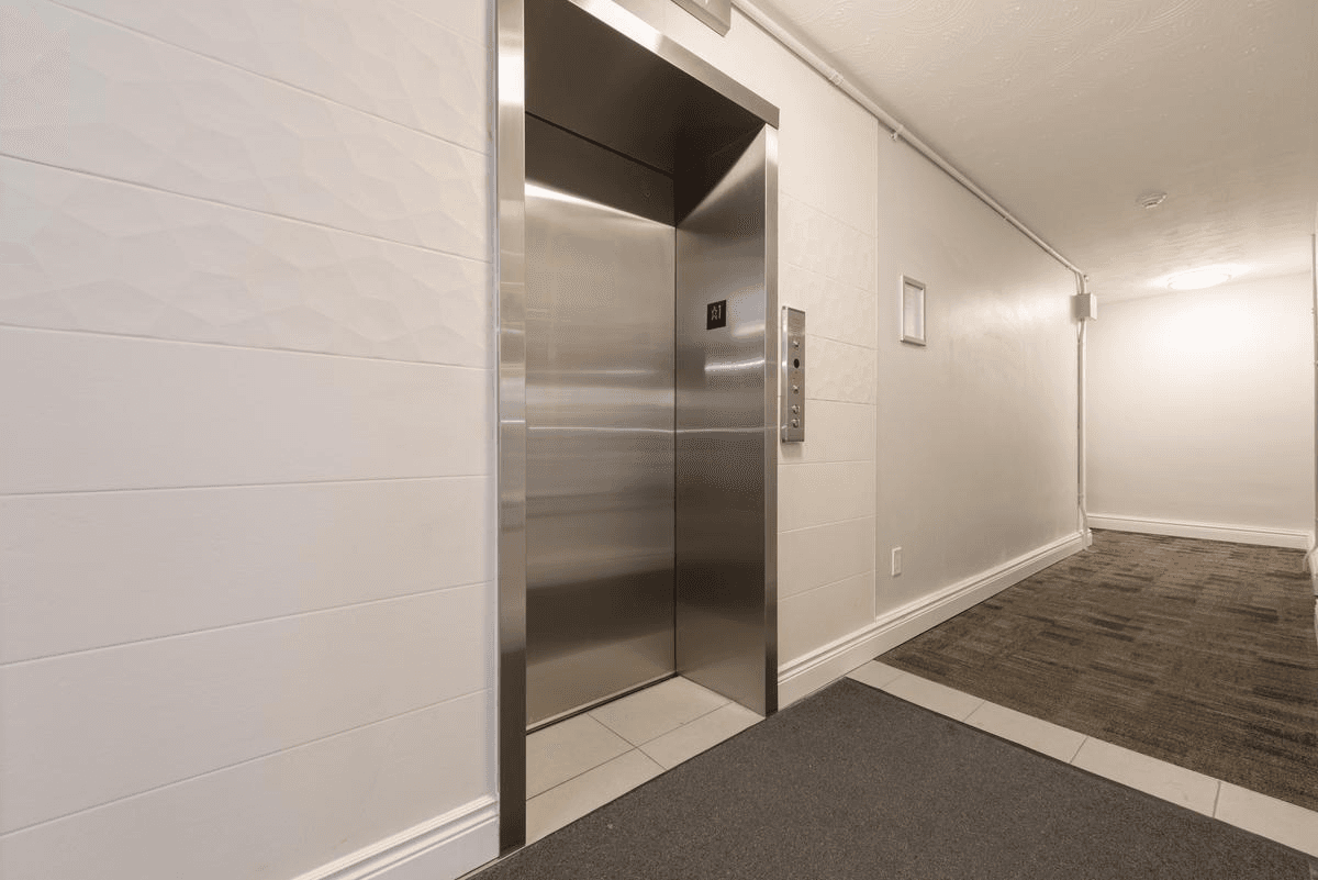1636 Gerrard Street East - Photo 12