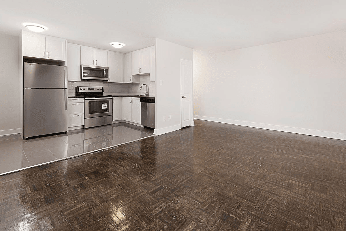 1636 Gerrard Street East - Photo 15