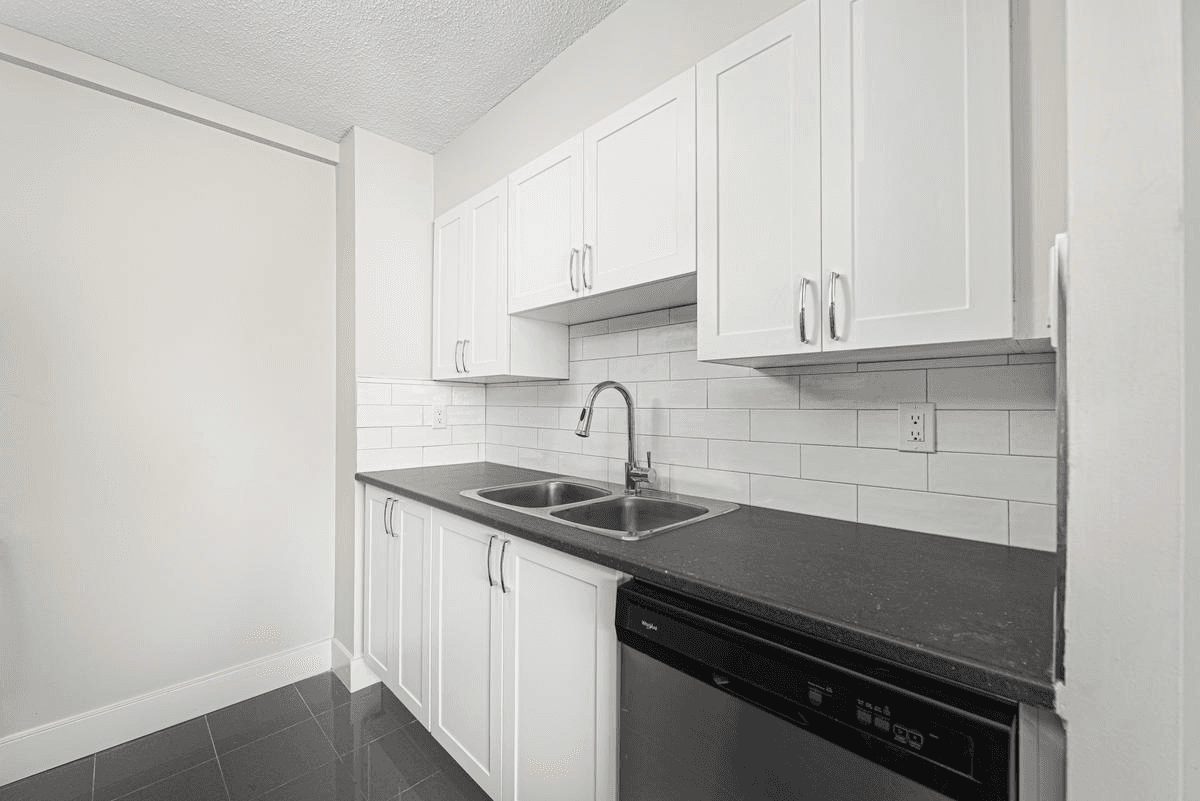 5600 Sheppard Avenue East — 1 Bedroom - Photo 2