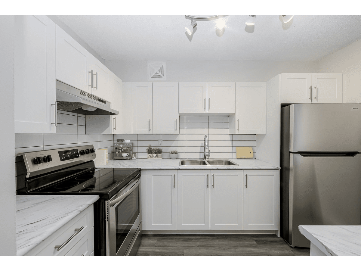 300 Antibes Drive — 2 Bedroom - Photo 8