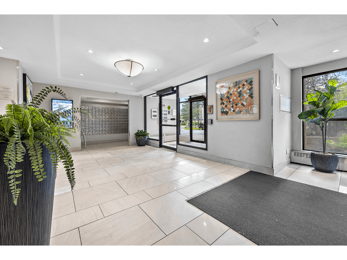 300 Antibes Drive — 2 Bedroom - Photo 17