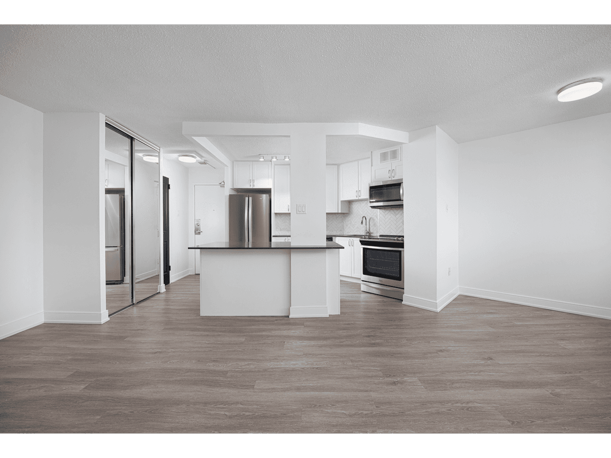 3122 Hurontario Street — 2 Bedroom - Photo 8