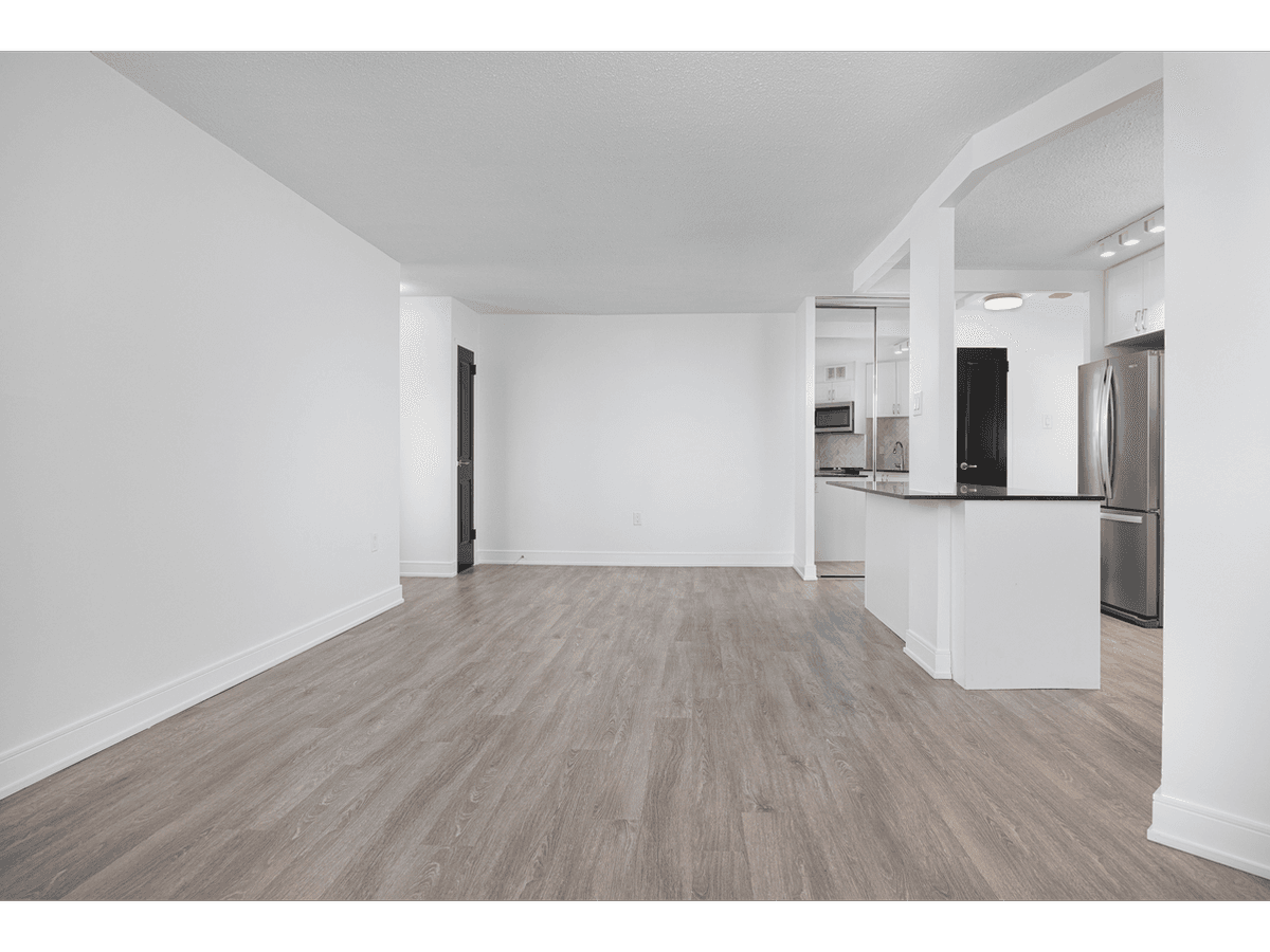 3122 Hurontario Street — 2 Bedroom - Photo 9