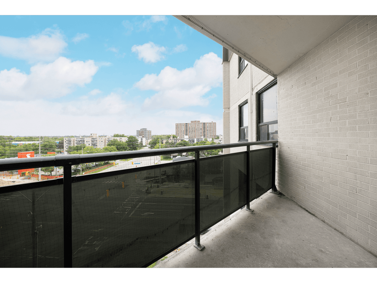 3122 Hurontario Street — 2 Bedroom - Photo 10