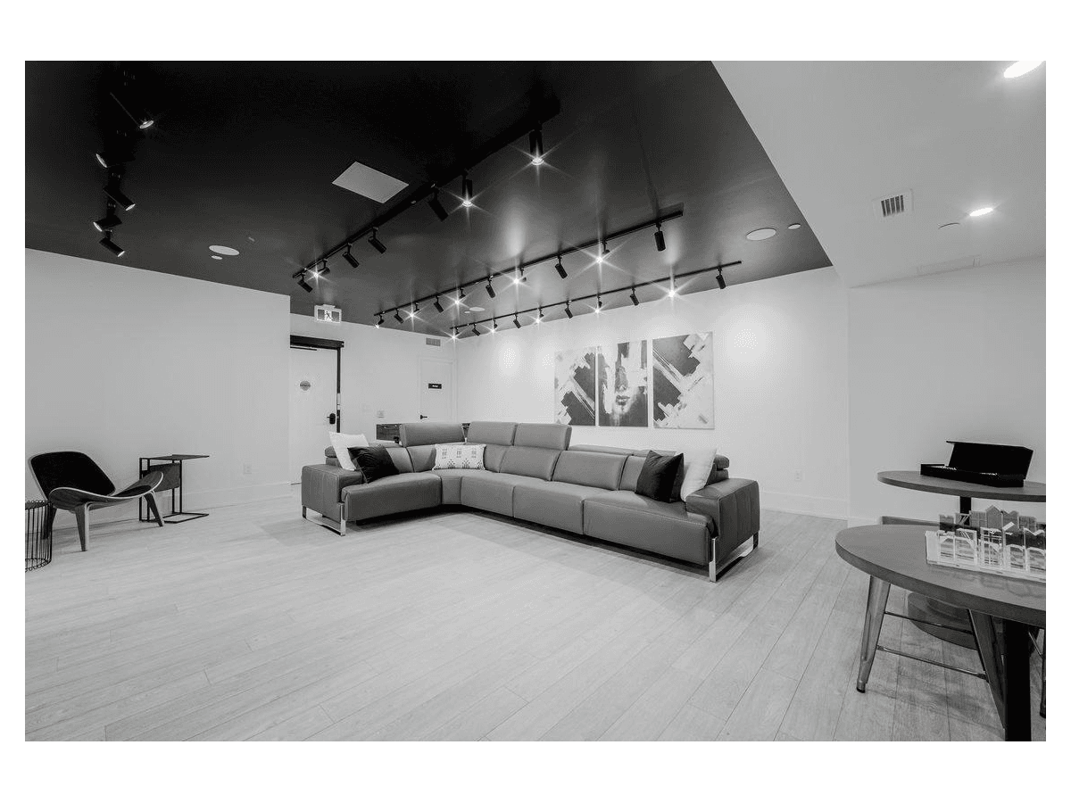 2475 Hurontario Street — 1 Bedroom - Photo 14