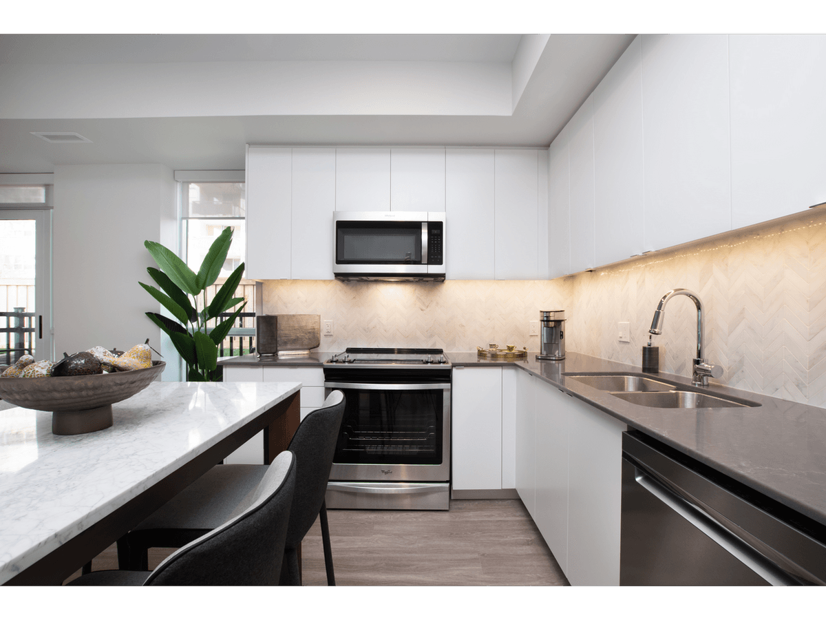 2475 Hurontario Street — 1 Bedroom - Photo 7