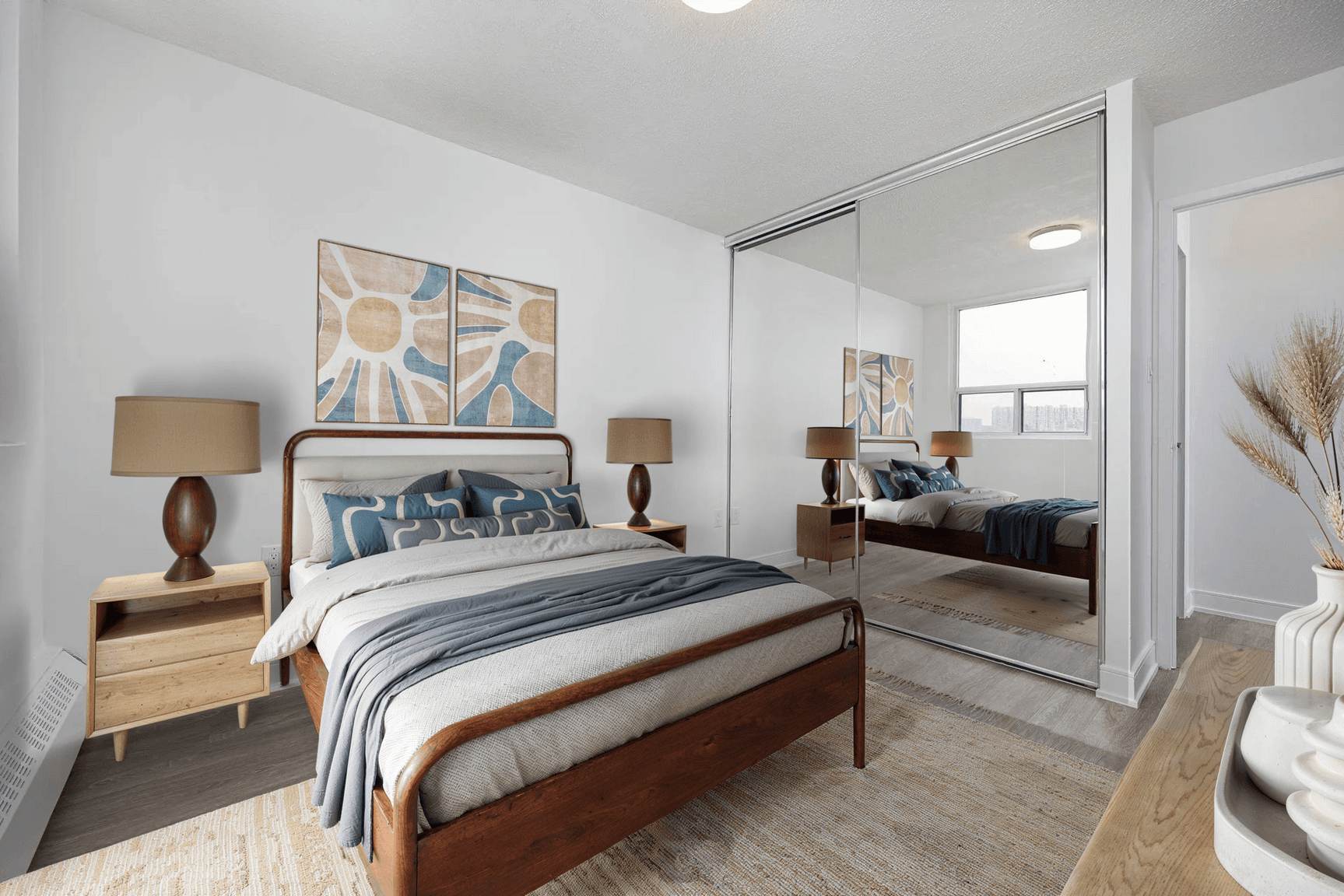 3122 Hurontario Street — 2 Bedroom - Photo 4