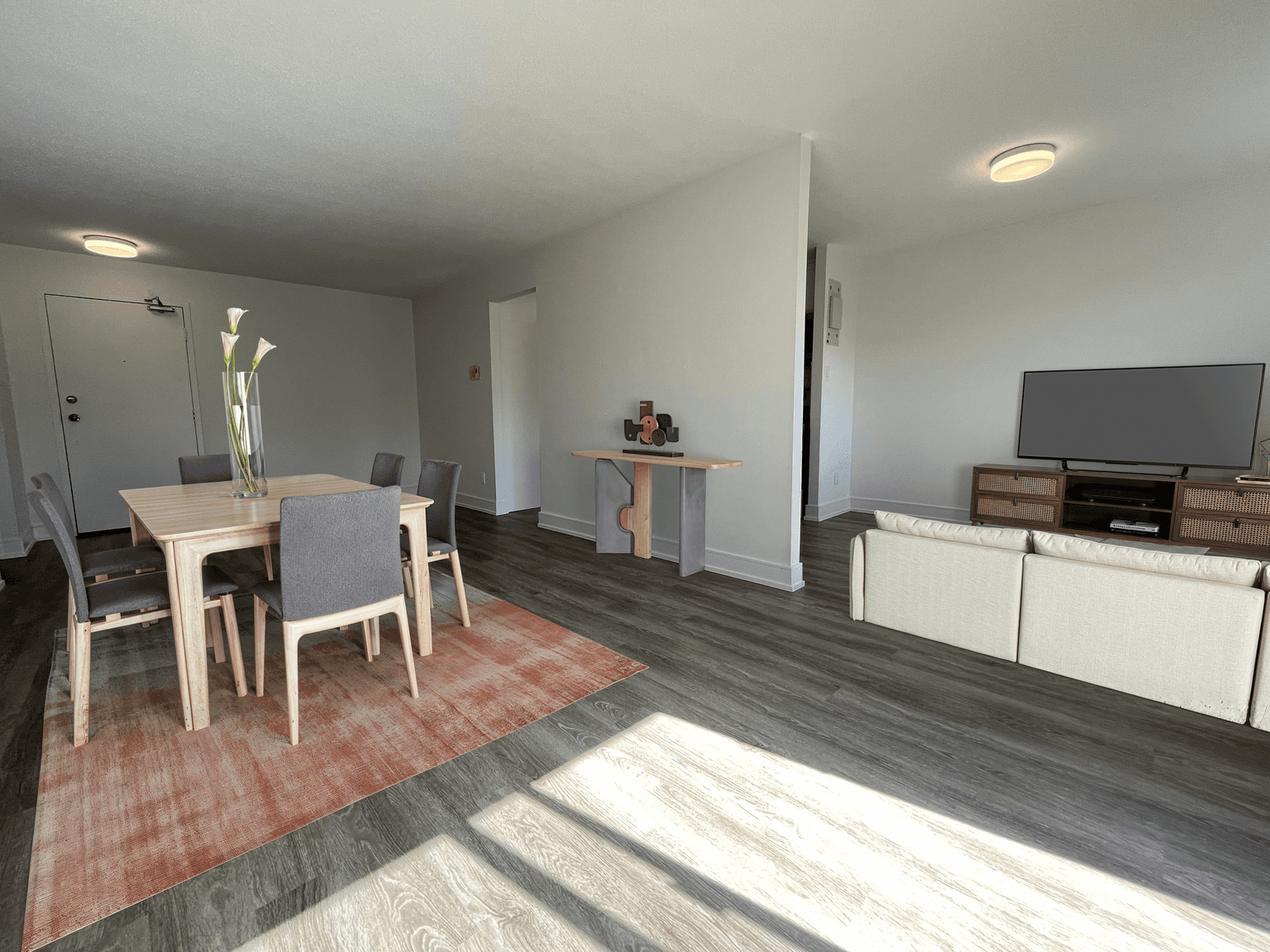 139 Christopher Drive, 205 Champlain Blvd, 215 Champlain Blvd — 2 Bedroom - Photo 4