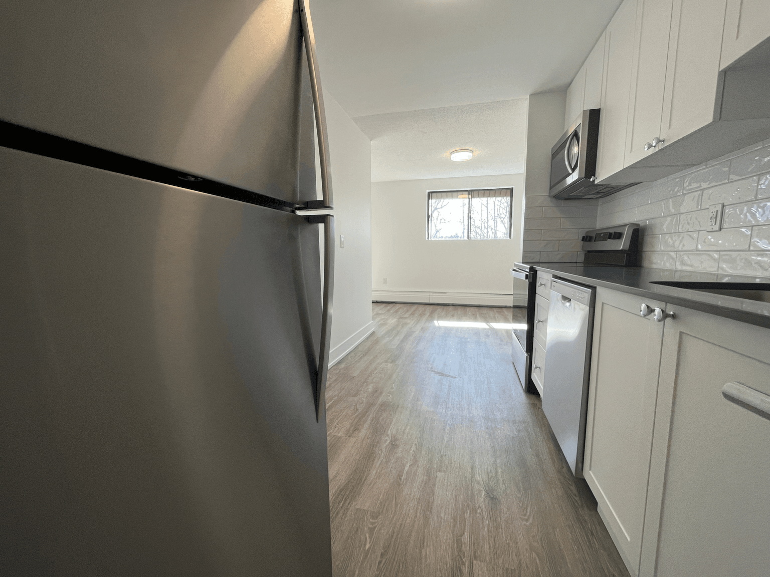 139 Christopher Drive, 205 Champlain Blvd, 215 Champlain Blvd — 2 Bedroom - Photo 3