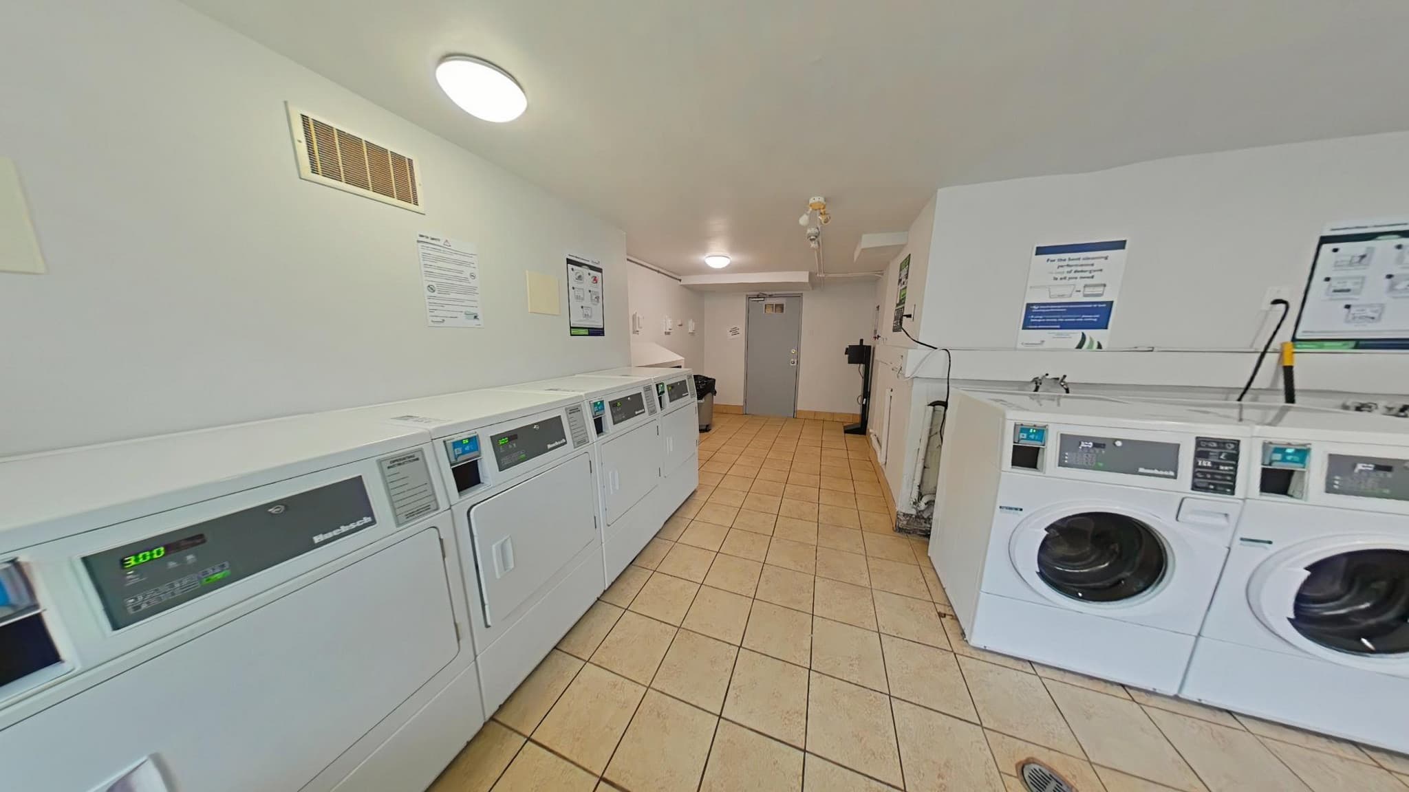 36 Thorncliffe Park Drive — 2 Bedroom - Photo 17