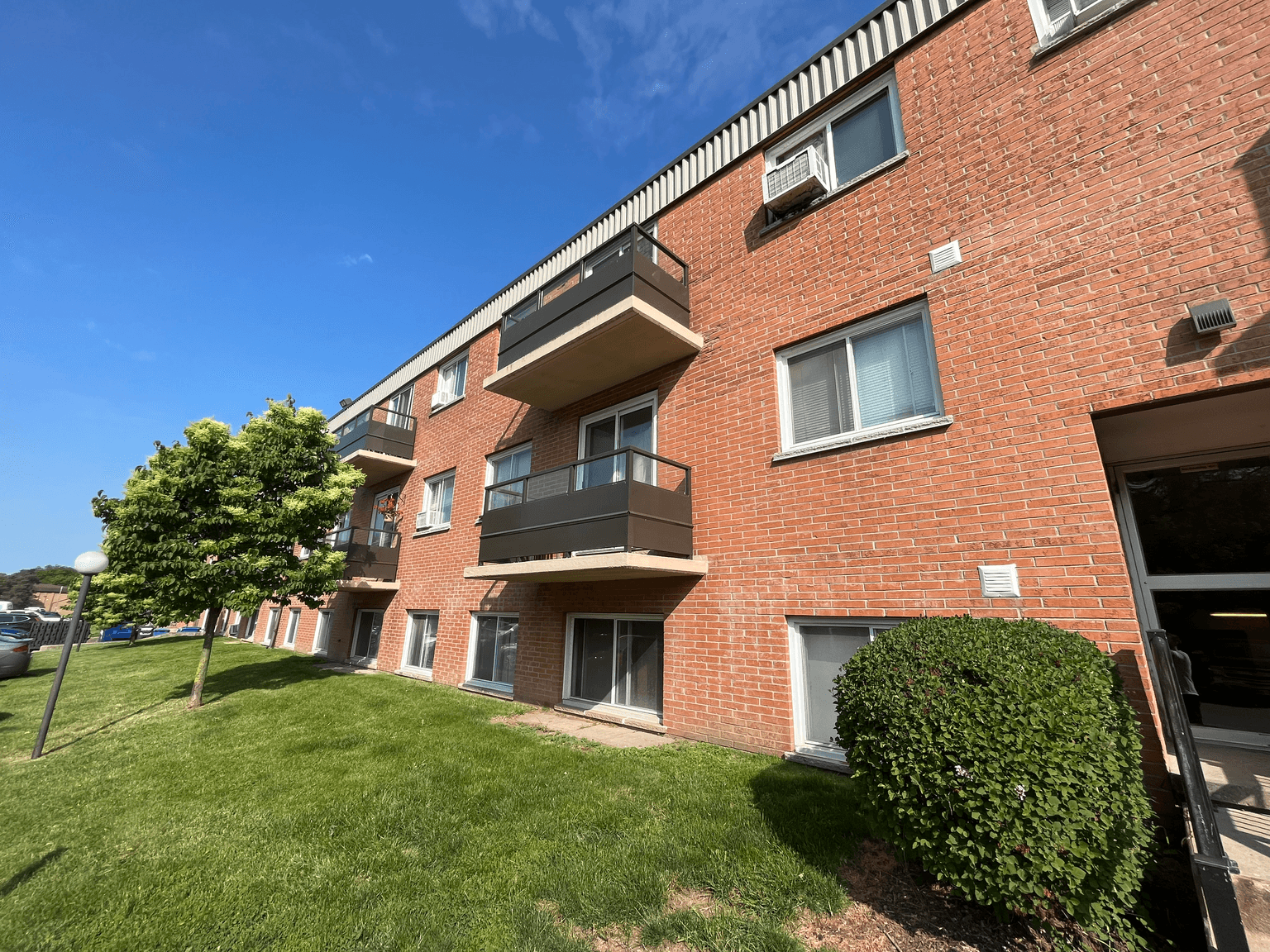 139 Christopher Drive, 205 Champlain Blvd, 215 Champlain Blvd — 2 Bedroom - Photo 19