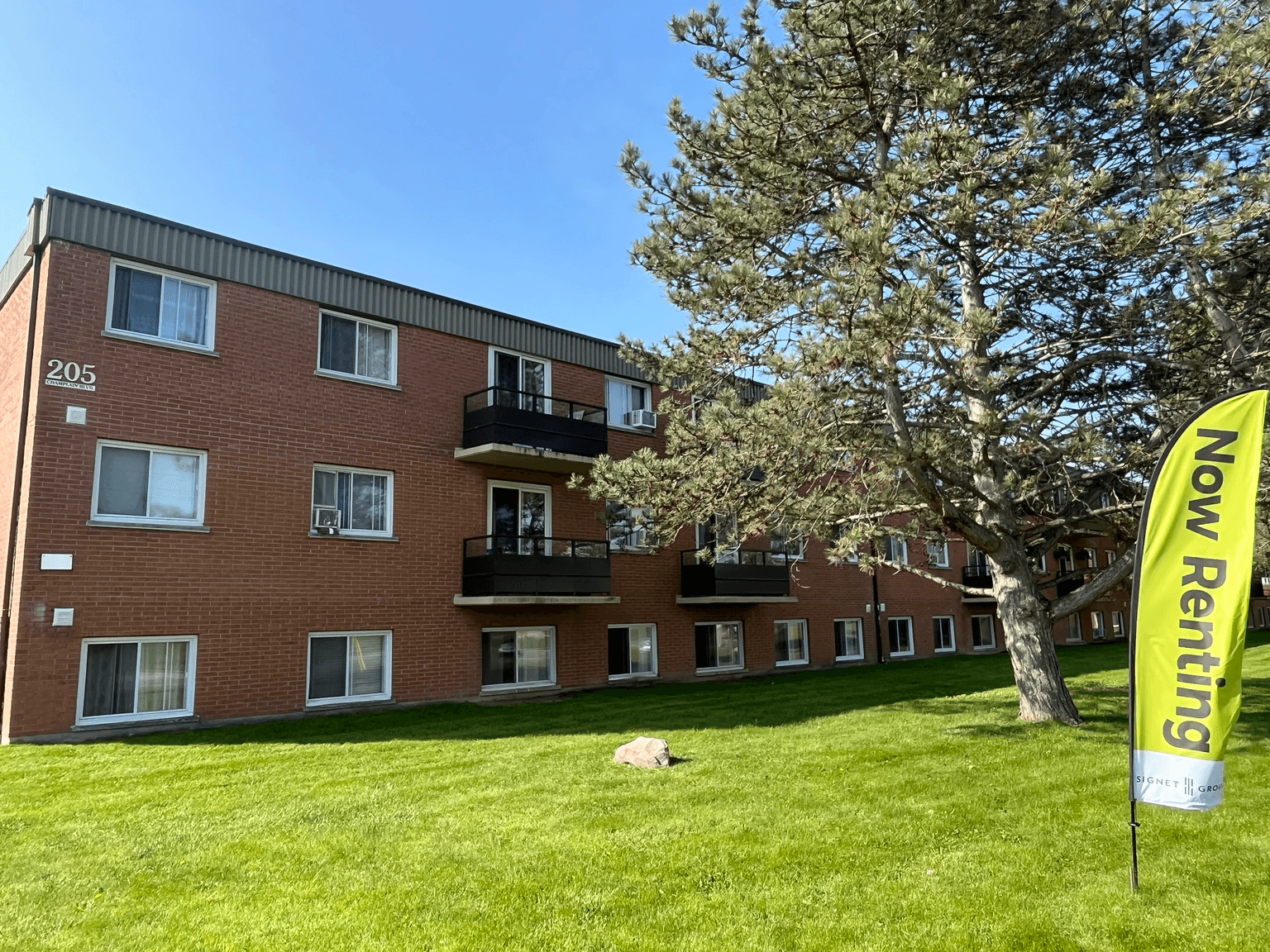 139 Christopher Drive, 205 Champlain Blvd, 215 Champlain Blvd — 2 Bedroom - Photo 16