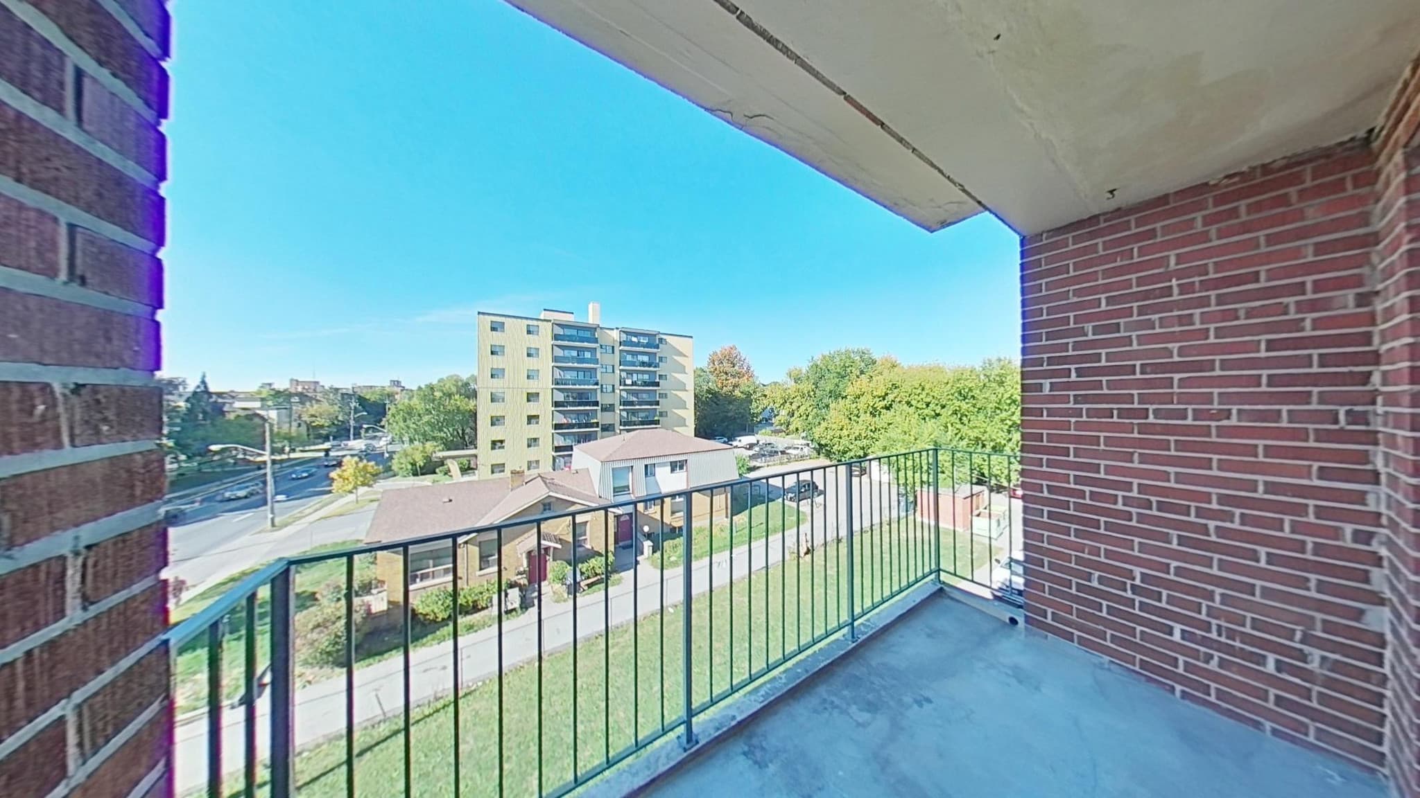 1637 Victoria Park Avenue — 1 Bedroom - Photo 11