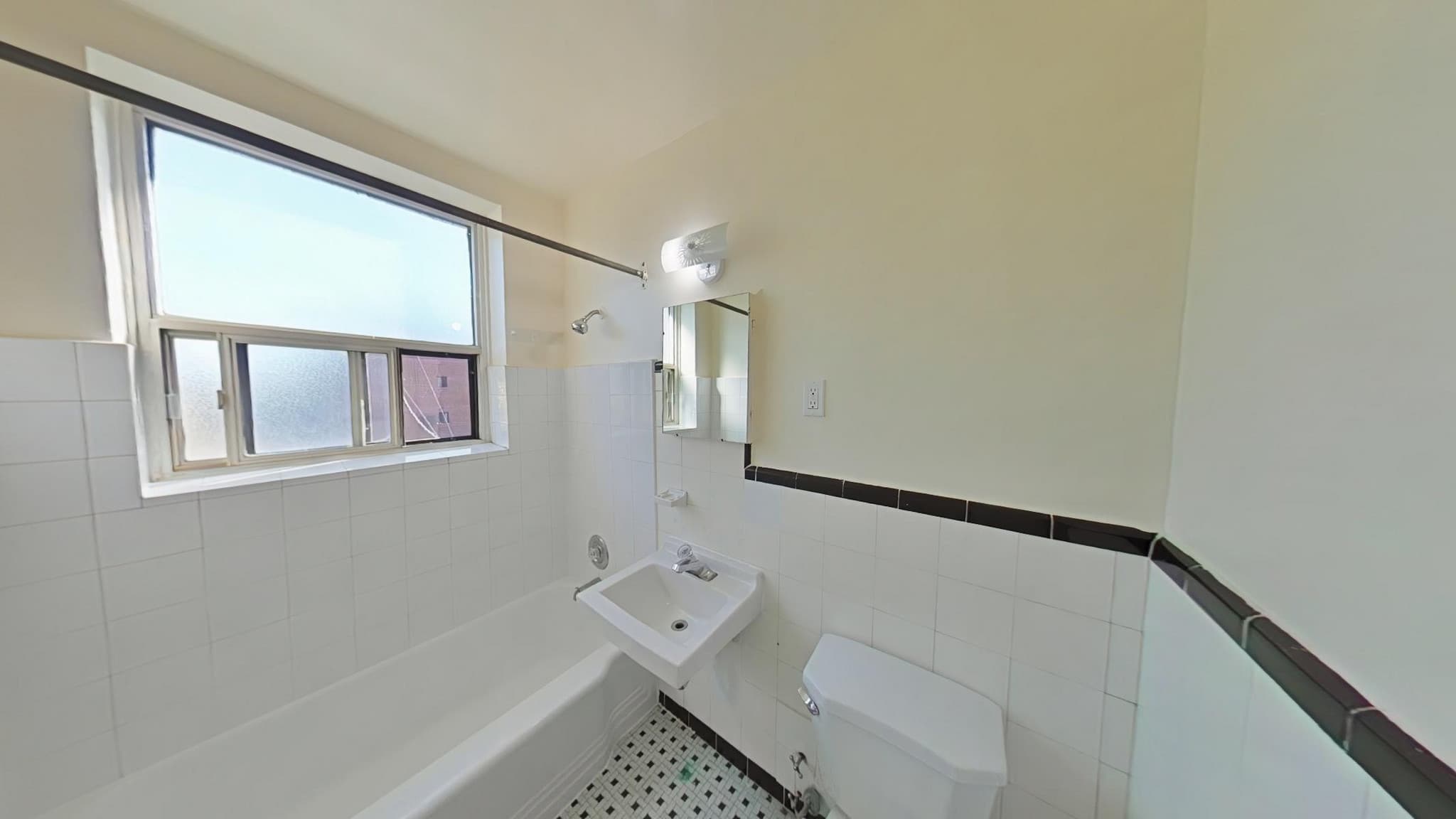 1637 Victoria Park Avenue — 1 Bedroom - Photo 10