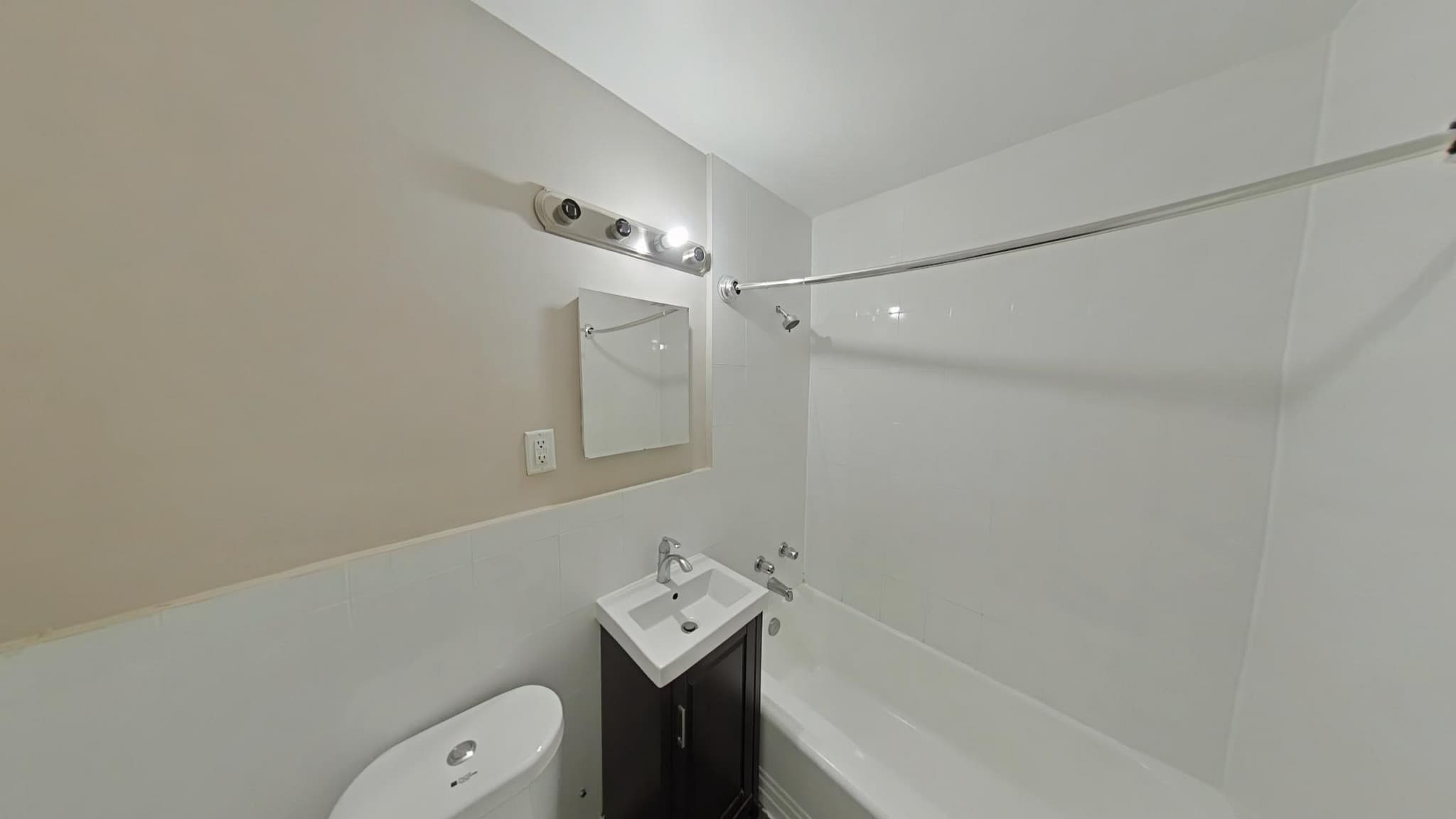 10 &amp; 14 Saranac Blvd &amp; 3 Drexel Rd — 1 Bedroom - Photo 17