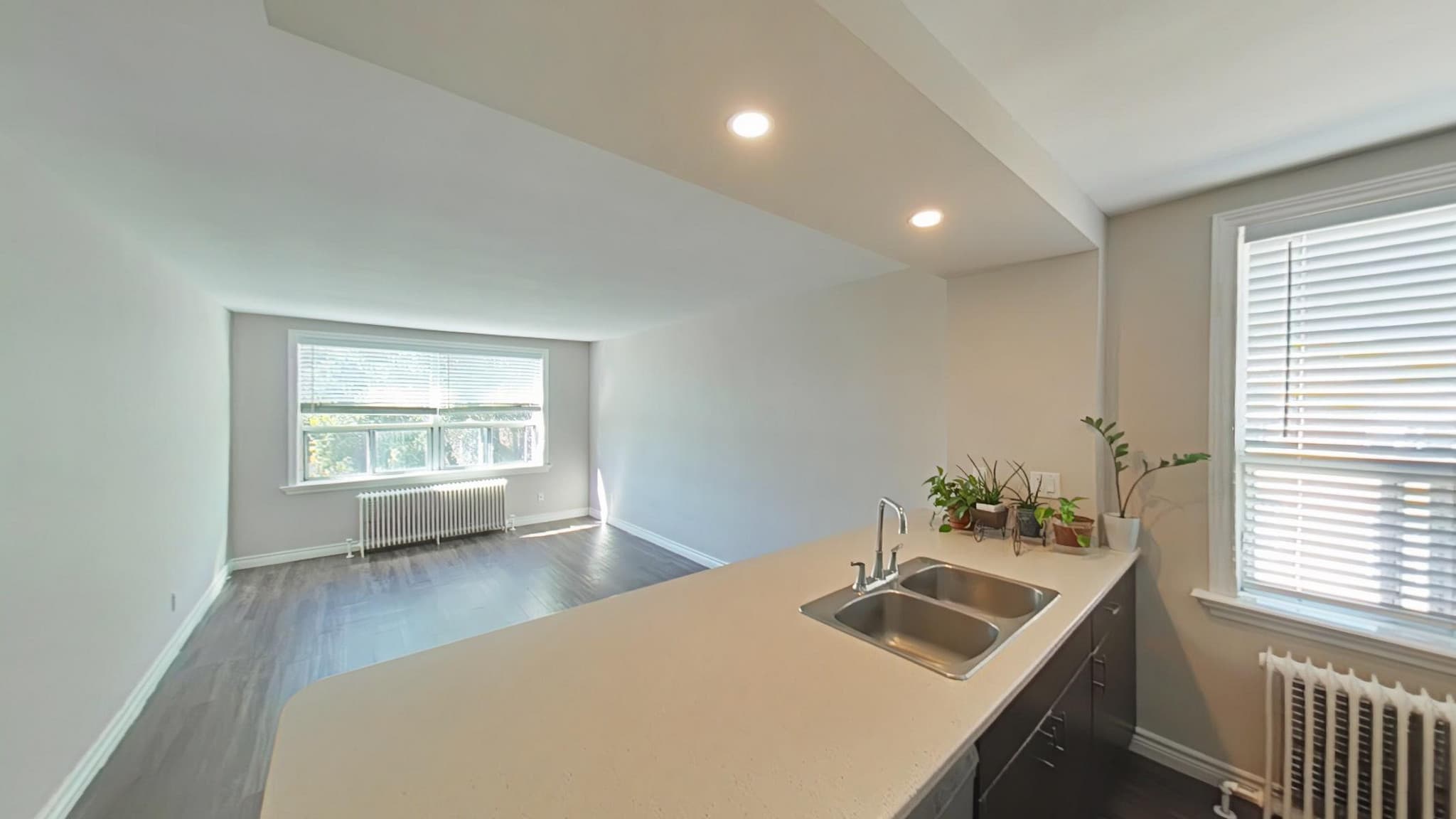 10 &amp; 14 Saranac Blvd &amp; 3 Drexel Rd — 1 Bedroom - Photo 6