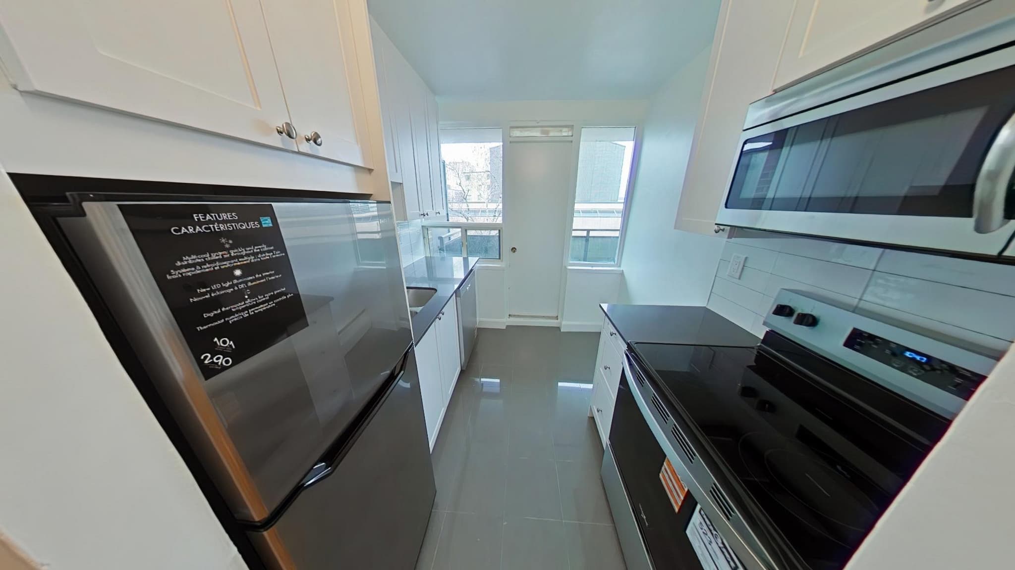36 Thorncliffe Park Drive — 2 Bedroom - Photo 5