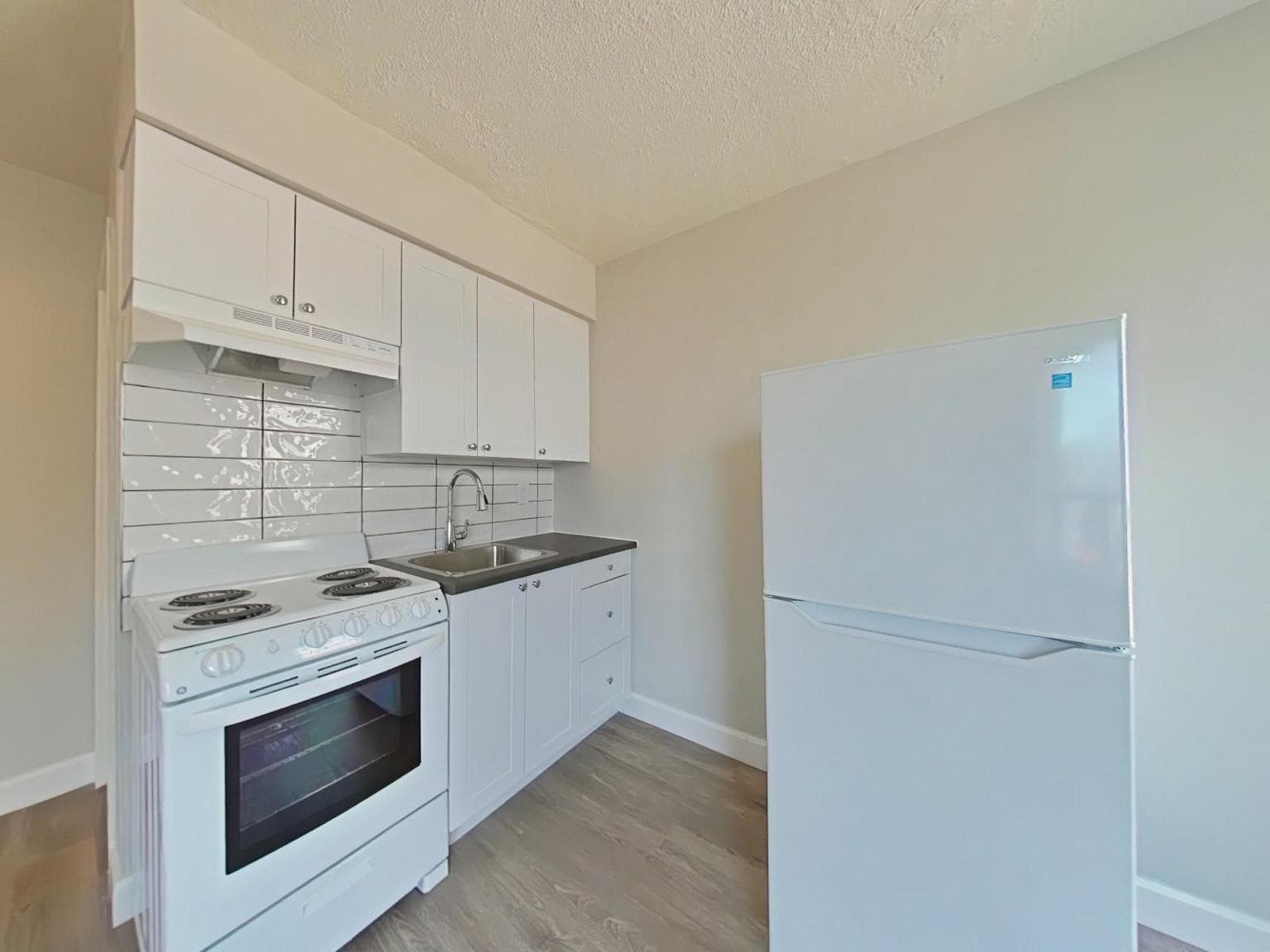 1510-1512 King St W — 1 Bedroom - Photo 3