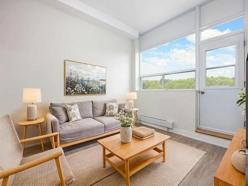 1465 Lawrence Avenue West — 1 Bedroom - Photo 4