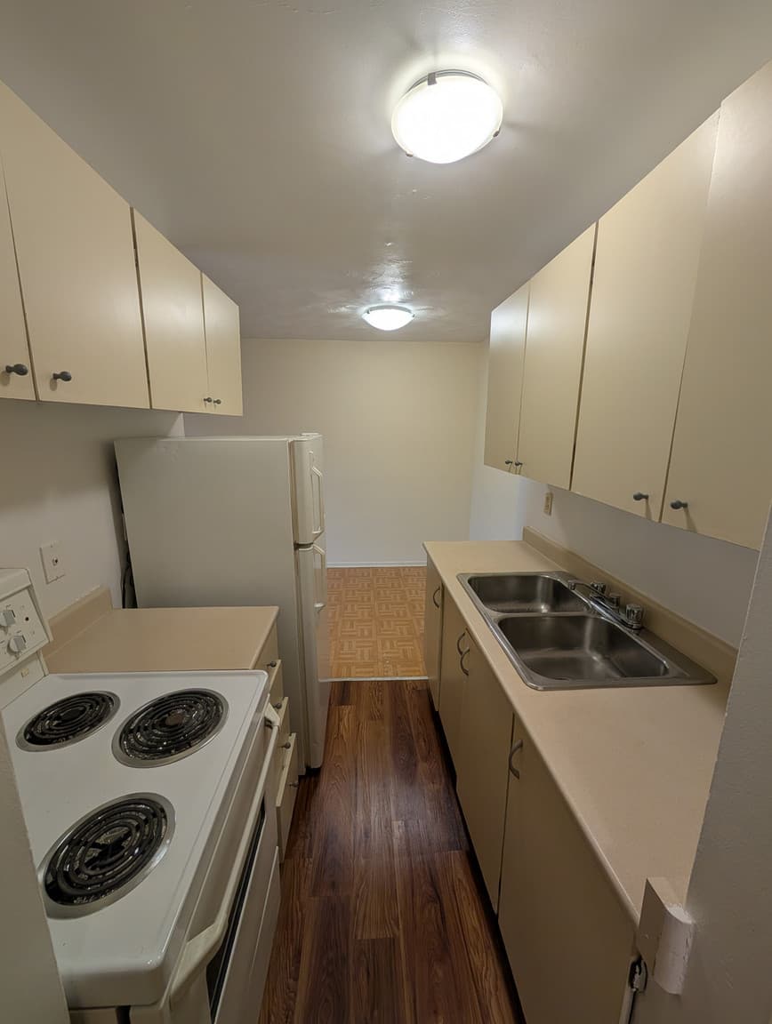 10 Veevers Drive — 2 Bedroom - Photo 3
