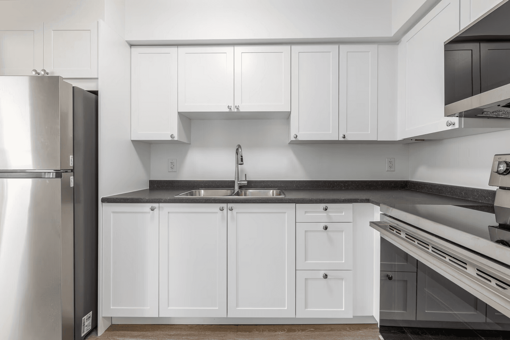 30 High Street East - Photo 1