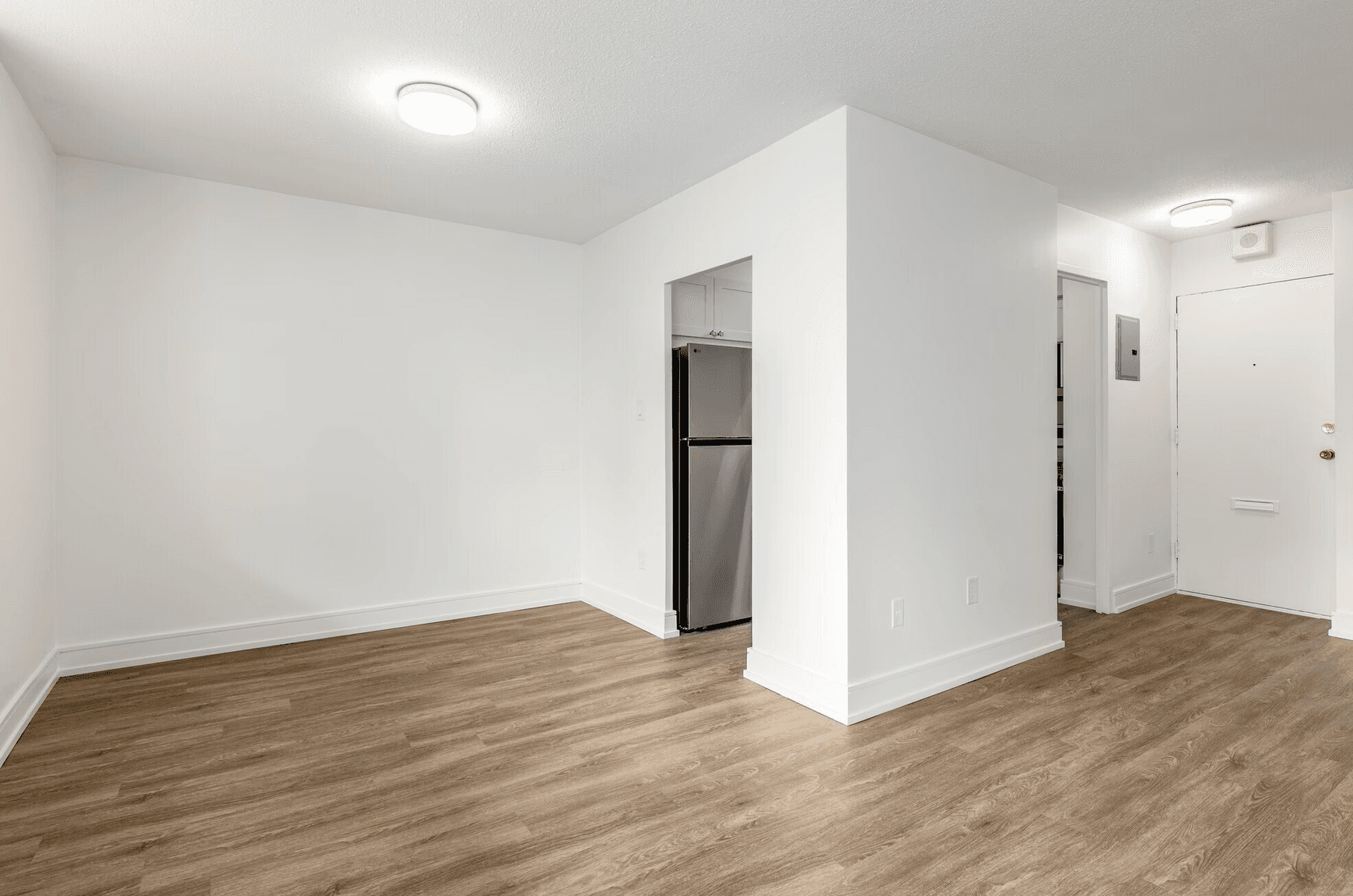 30 High Street East - Photo 2